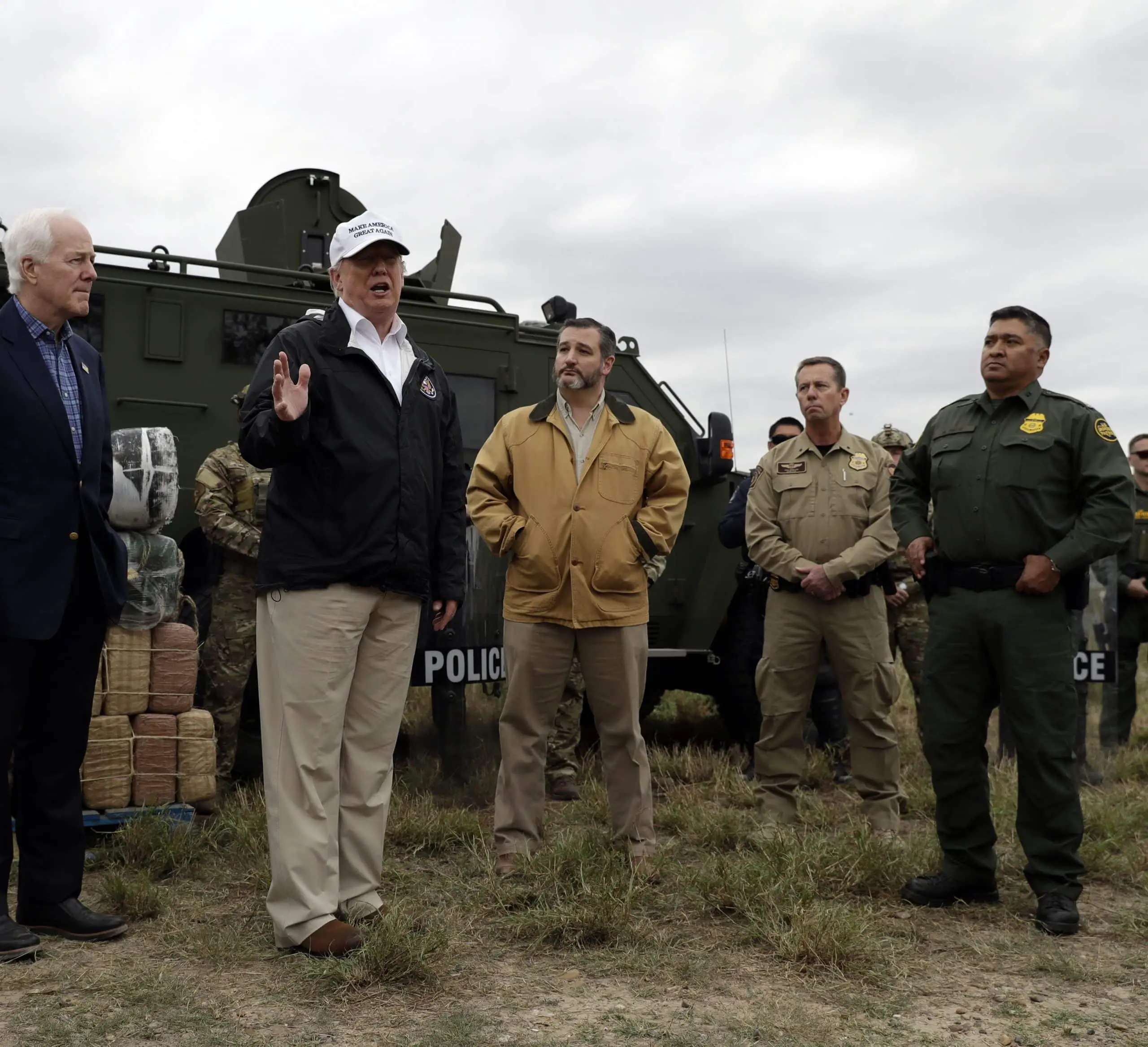 At the border, Trump moves closer to emergency declaration