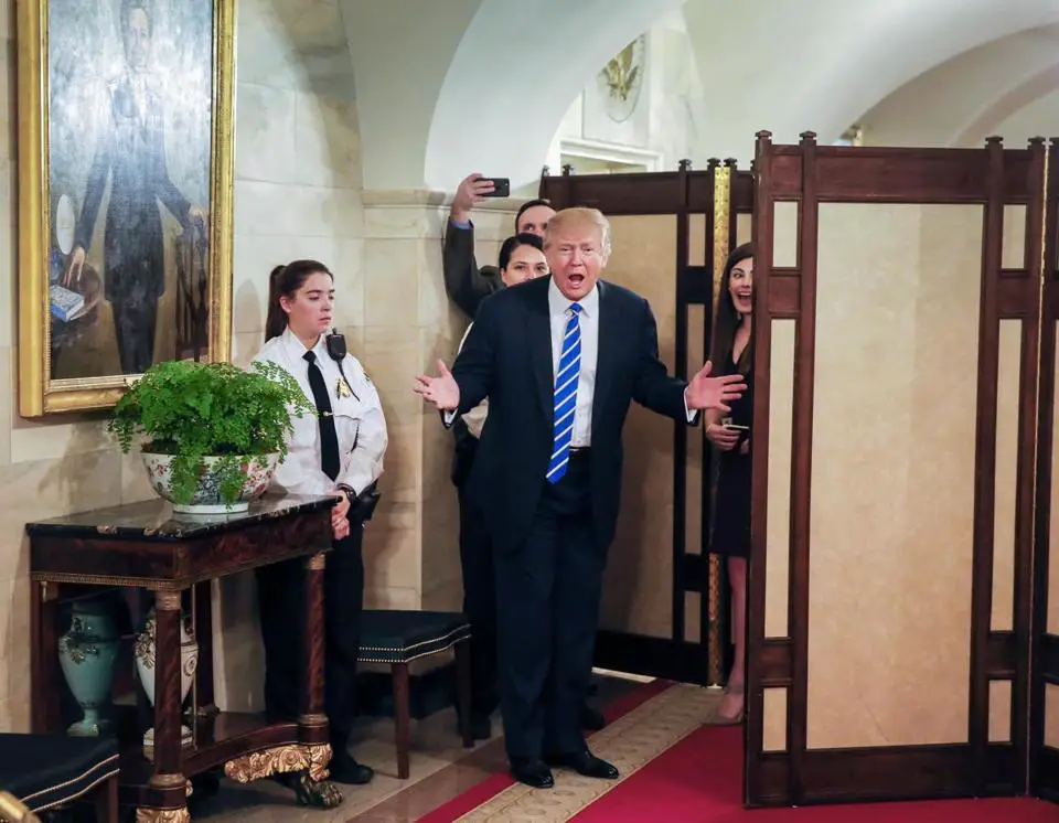 President Trump greets first wave of White House tours ...