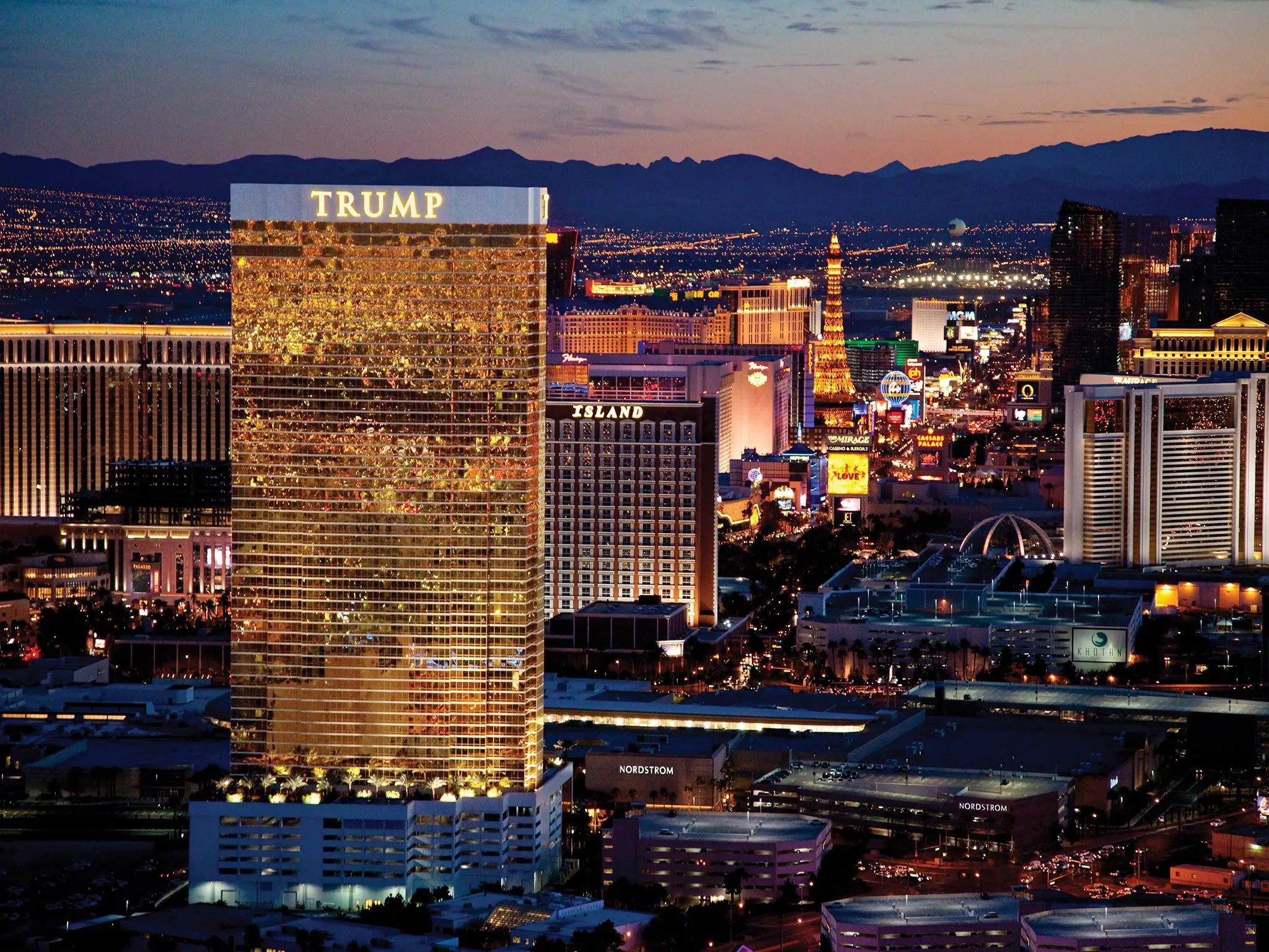 Trump (Hotels) in 2016! Why Our Readers Love The Donald