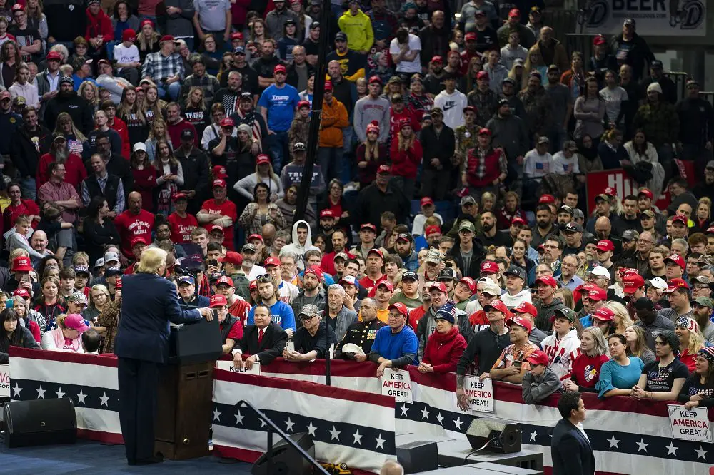 Trump Rallies Iowa Supporters Ahead of Next Week